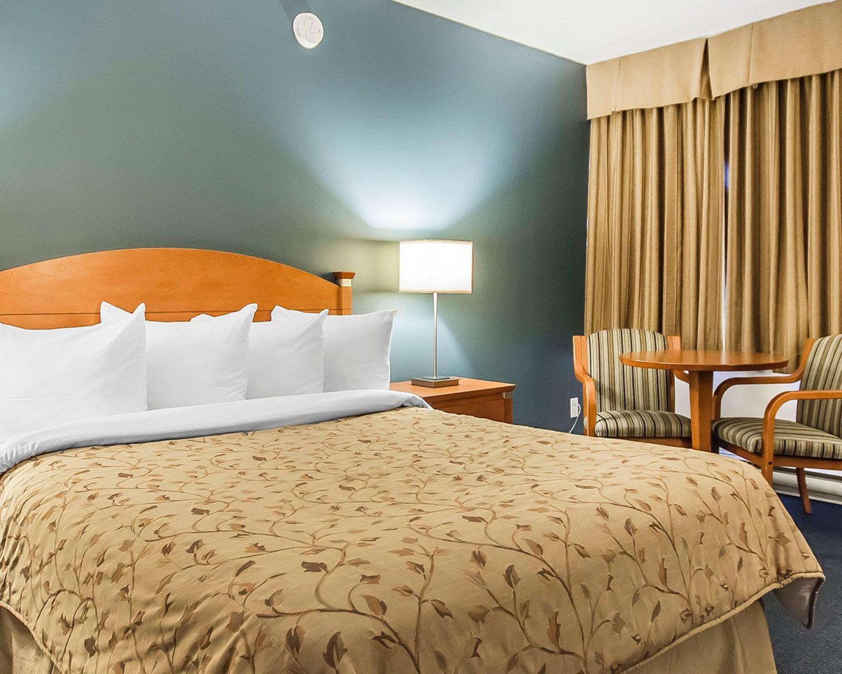 Quality Inn Rouyn-Noranda Exterior foto