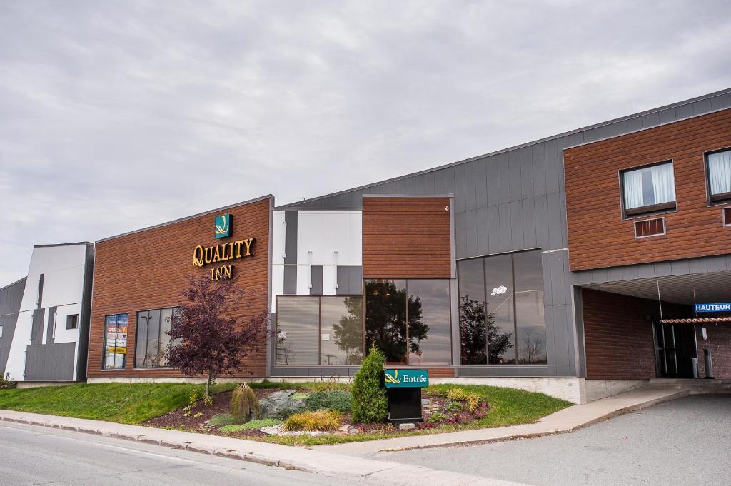 Quality Inn Rouyn-Noranda Exterior foto